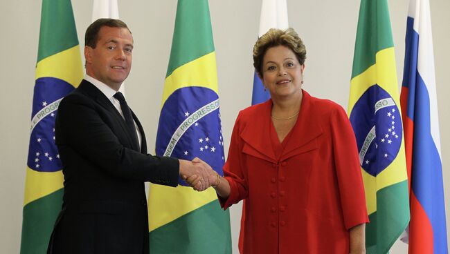 Дмитрий Медведев во время встречи с президентом Бразилии страны Дилмой Роуссефф