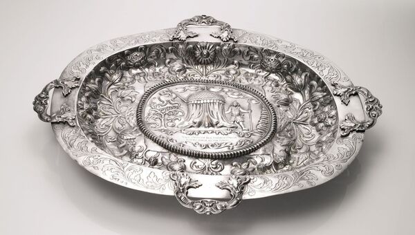 Редкое серебряное Блюдо лорда-мэра эпохи Георга I (мастер Роберт Хилл, Лондон)