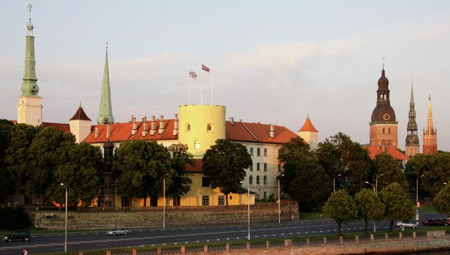 Вид на Президентский замок в Риге