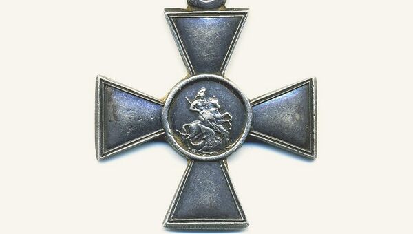 Аверс (лицевая сторона) Георгиевского креста 3 и 4 степени
