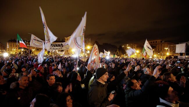 Митинг Движения 5 звезд в Риме