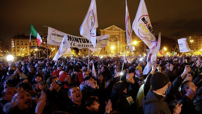 Митинг Движения 5 звезд в Риме