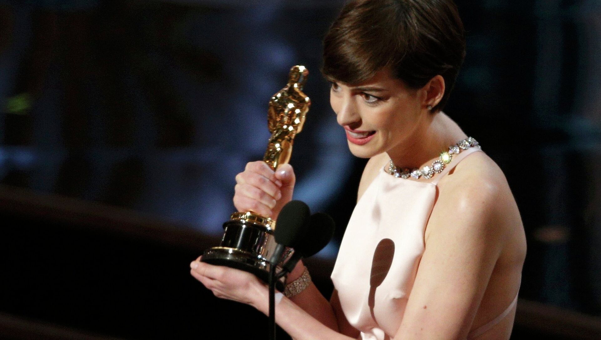 Энн Хэтэуэй Энн Хэтэуэй - РИА Новости, 1920, 25.02.2013