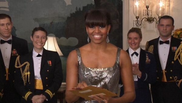 Мишель Обама в блестящем сером платье объявляла победителя Оскара