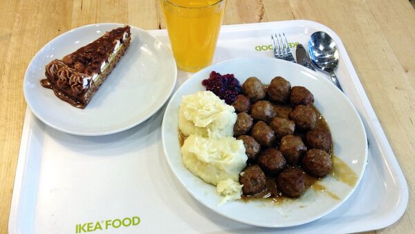 Обед в ресторане при сети магазинов IKEA