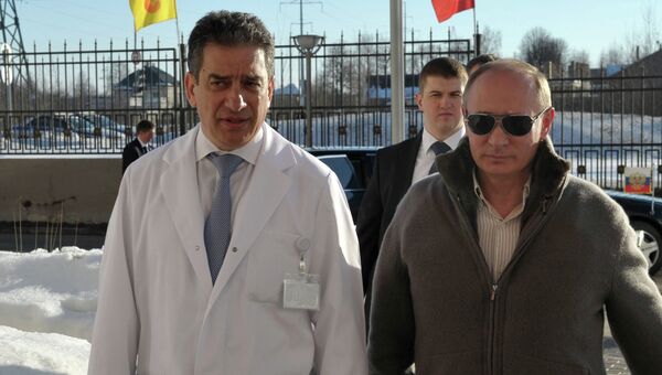 В.Путин посетил госпиталь группы компаний Мать и Дитя в Подмосковье