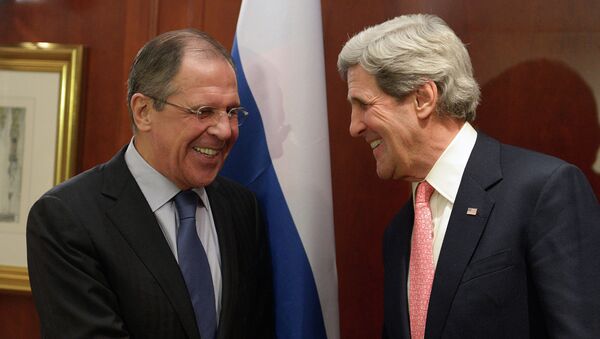 Министр иностранных дел России Сергей Лавров (слева) и госсекретарь США Джон Керри. Архив