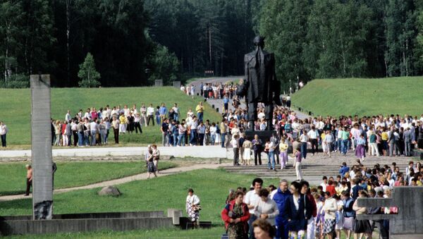 Памятник жертвам фашизма в Хатыни