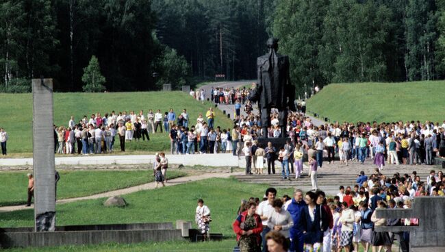 Памятник жертвам фашизма в Хатыни