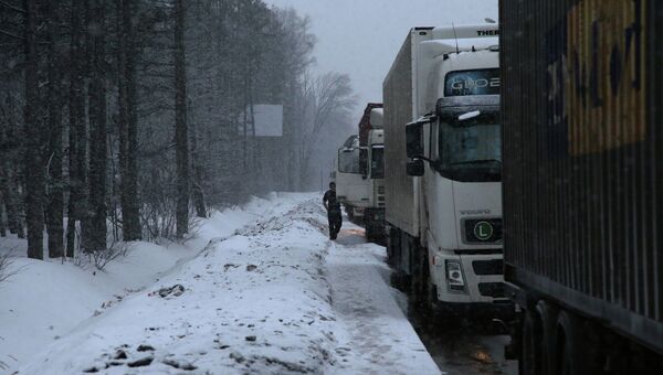 С 1 марта ограничен въезд грузового автотранспорта на МКАД