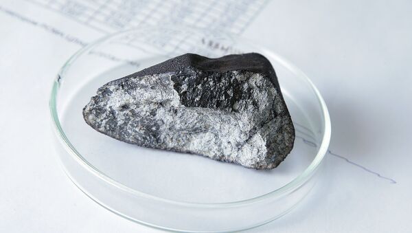 Осколок чебаркульского метеорита, архивное фото
