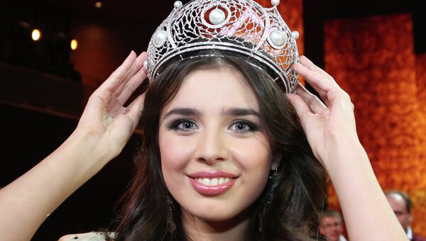Победительница конкурса Мисс Россия 2013 Эльмира Абдразакова на церемонии награждения