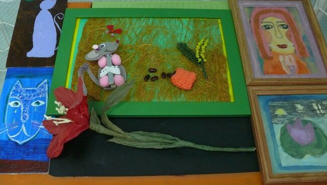 Вещи ручной работы на благотворительной ярмарке в Москве