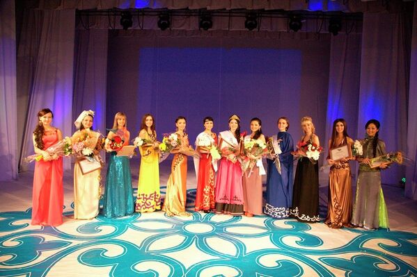Участницы конкурса красоты Принцесса Алтая-2013