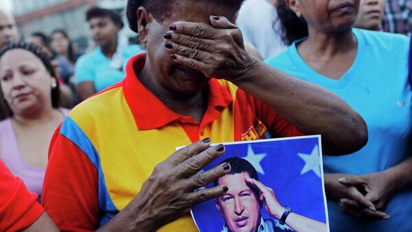 Сторонники президента Венесуэлы Уго Чавеса скорбят в связи с его кончиной