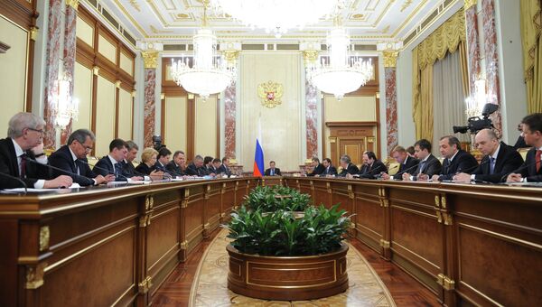 Д.Медведев проводит заседание правительства РФ, архивное фото