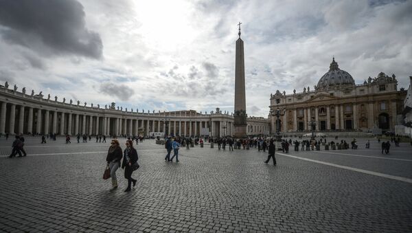 Вид на площадь и собор Святого Петра в Ватикане. Архивное фото