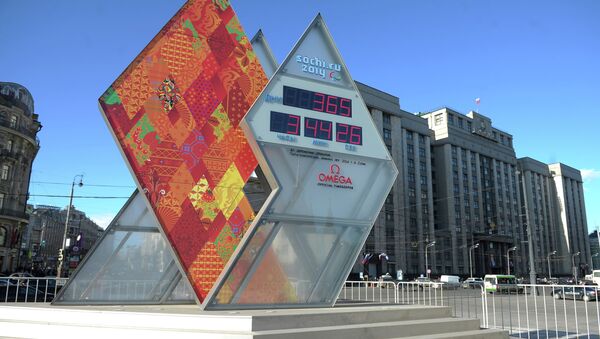 Часы, ведущие обратный отсчет до начала Паралимпиады в Сочи. Архивное фото