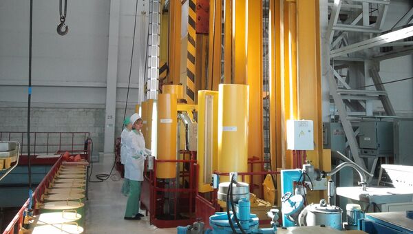 Производство топлива для атомных электростанций на Новосибирском заводе химических концентратов. Архивное фото