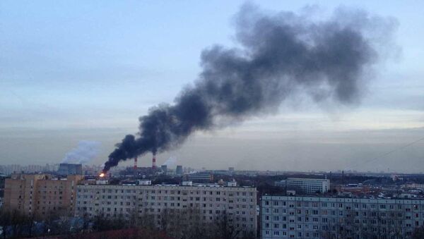 Автомобиль, перевозящий газ, загорелся вечером во вторник на западе Москвы