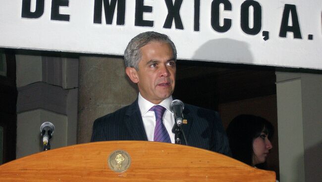 Мэр Мехико Мигель Анхель Мансера. Архивное фото