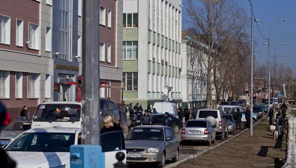 Преступник удерживает заложников в Астраханском колледже