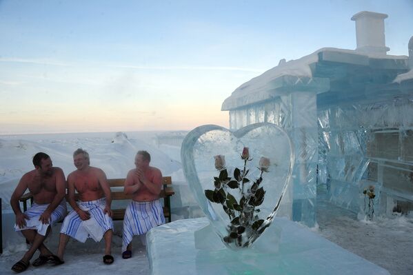 Ледяная баня в Байкальске