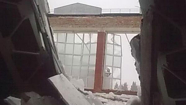 Обрушенный потолок школы в Бронницах