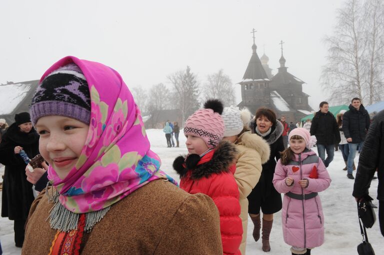 Празднование Масленицы в Суздале