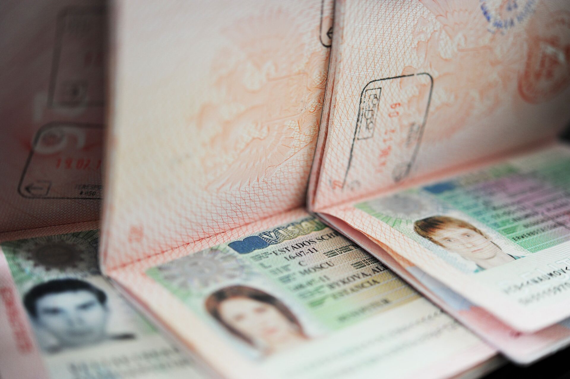 Как перенести действующую визу в новый загранпаспорт?
