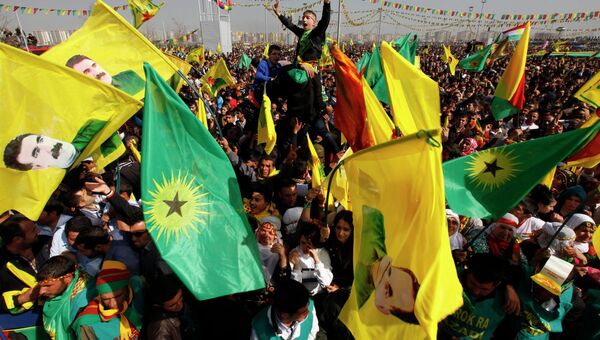 Тысячи курдов слушают призыв Оджалана к прекращению конфликта с Турцией