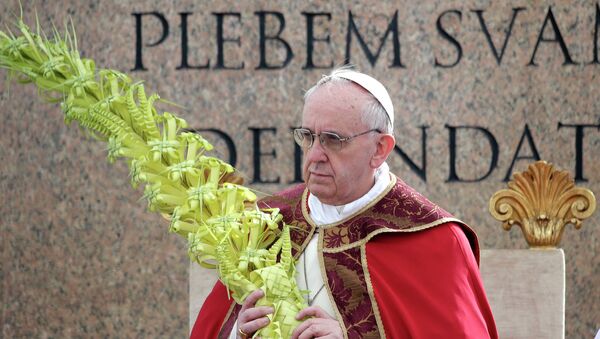 Папа Римский Франциск впервые возглавил богослужение в Ватикане по случаю Пальмового воскресенья