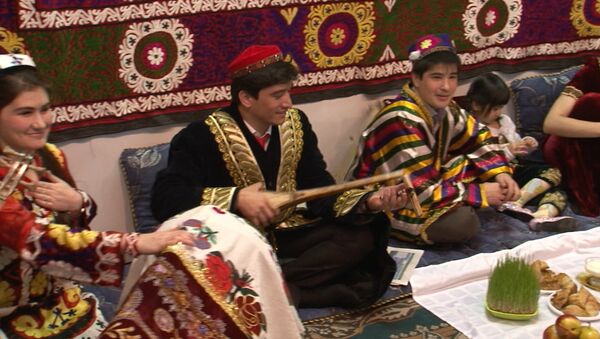 Восточный базар и концерт в Лужниках: мусульмане в Москве отметили Навруз
