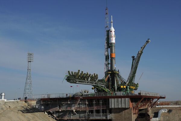 Ракета космического назначения (РКН) Союз-ФГ с пилотируемым кораблем Союз ТМА-08М Ракета космического назначения (РКН) Союз-ФГ с пилотируемым кораблем Союз ТМА-08М