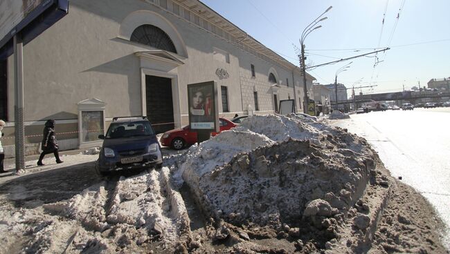 Состояние тротуаров на Зубовском бульваре в Москве