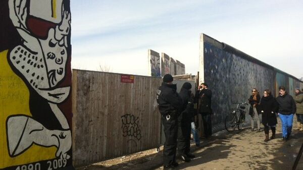 Демонтаж фрагмента Берлинской стены