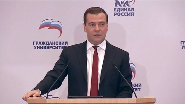 Медведев объяснил коллегам из ЕР, как отвечать на хамство и острые вопросы