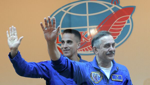 Астронавт НАСА Кристофер Кэссиди и космонавт Роскосмоса Павел Виноградов (справа)