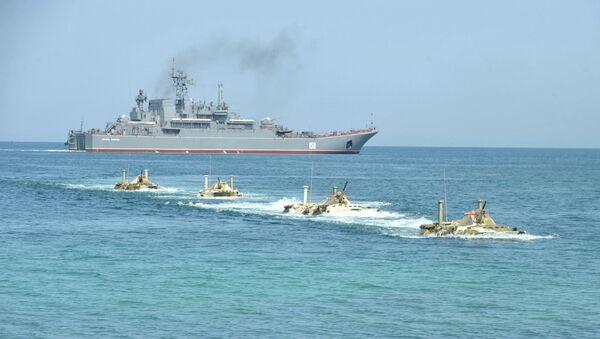 Высадка с большого десантного корабля Цезарь Куников десанта морской пехоты Черноморского флота РФ