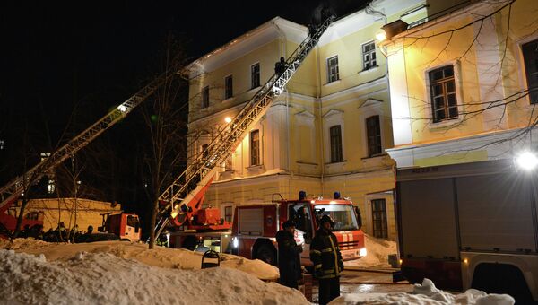 Здание ГИТИС горит в Москве