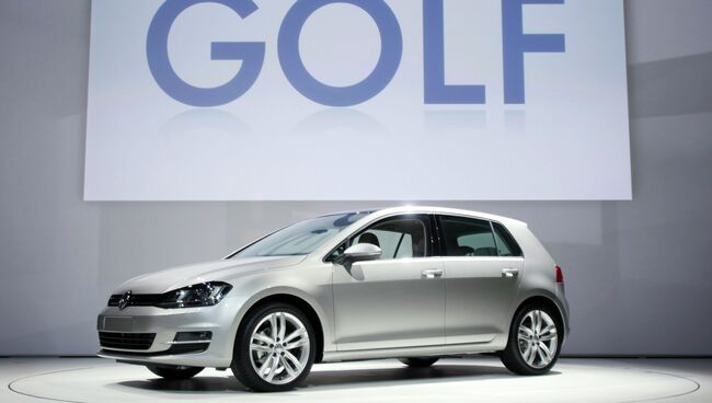 Автомобиль Volkswagen Golf. Архивное фото