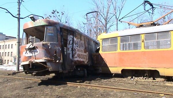 Трамвай сошел с рельсов в Харькове