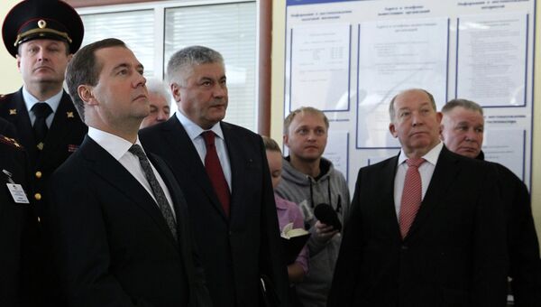 Д.Медведев посетил отдел ГИБДД по Одинцовскому району