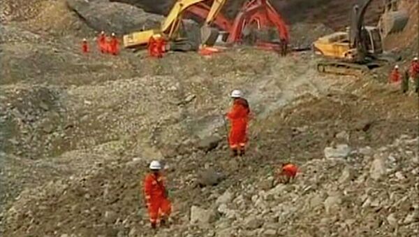 Поиски горняков под завалами в Тибете