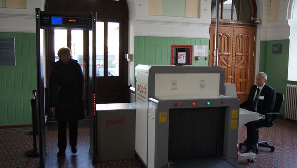 Система досмотра пассажиров на железнодорожном вокзале Владивостока