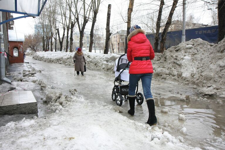 Гололед и лужи в Новосибирске