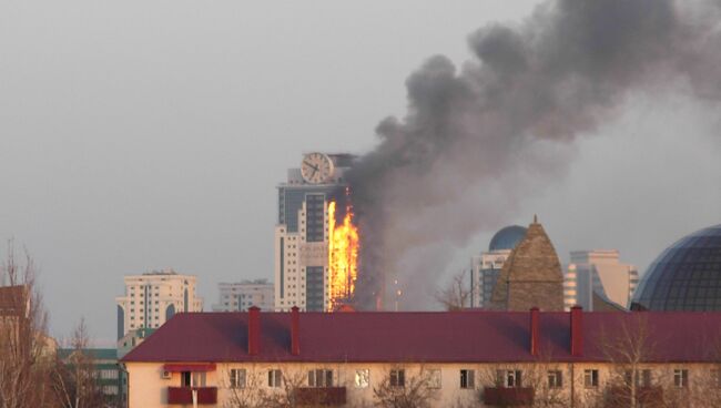 В центре Грозного загорелся самый высокий небоскреб