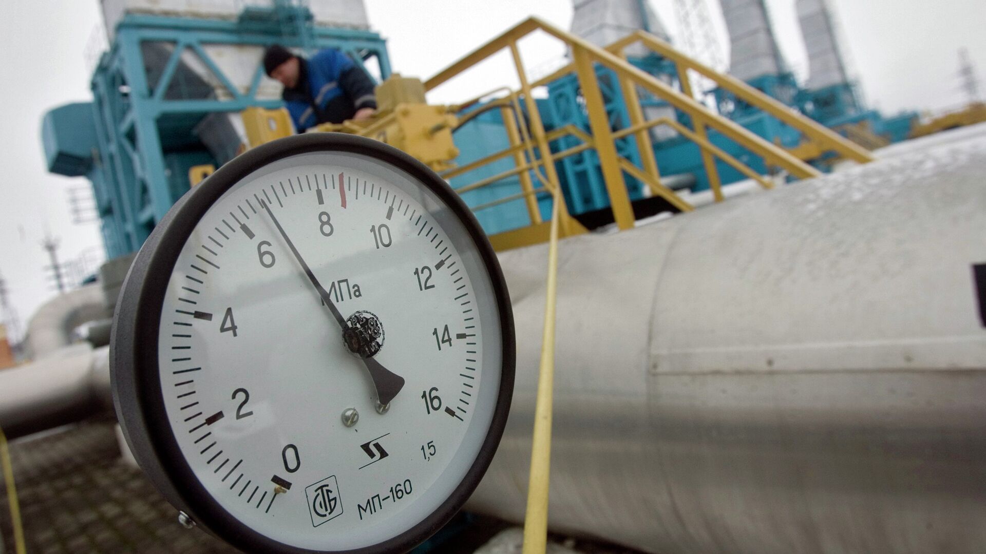 "Газпром" больше недели не бронирует мощности газопровода "Ямал — Европа"