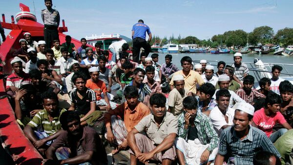 Беженцы народности рохинья, направлявшиеся в Австралию. Архивное фото