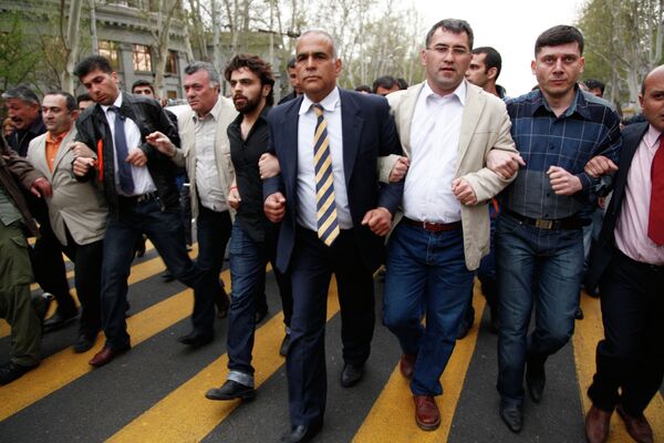 Шествие сторонников Ованнисяна в центре Еревана